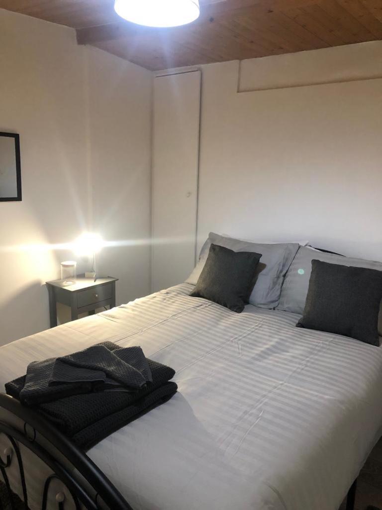 Alpha House Bed & Breakfast ลอนดอน ภายนอก รูปภาพ